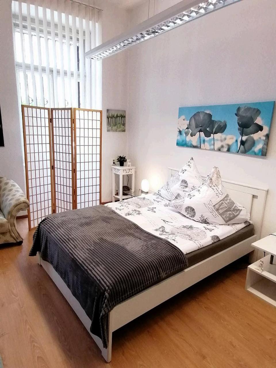 Homestay Grosszuegiges Kamin-zimmer Mit King-size Bett Im Zentrum *